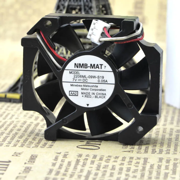 Новый оригинальный бесшумный USB вентилятор 2206ML-09W-S19 7 в 0,07 а 5,7 см 57*52 мм
Новый оригинальный бесшумный USB вентилятор 2206ML-09W-S19 7 в 0,07 а 5,7 см 57*52 мм