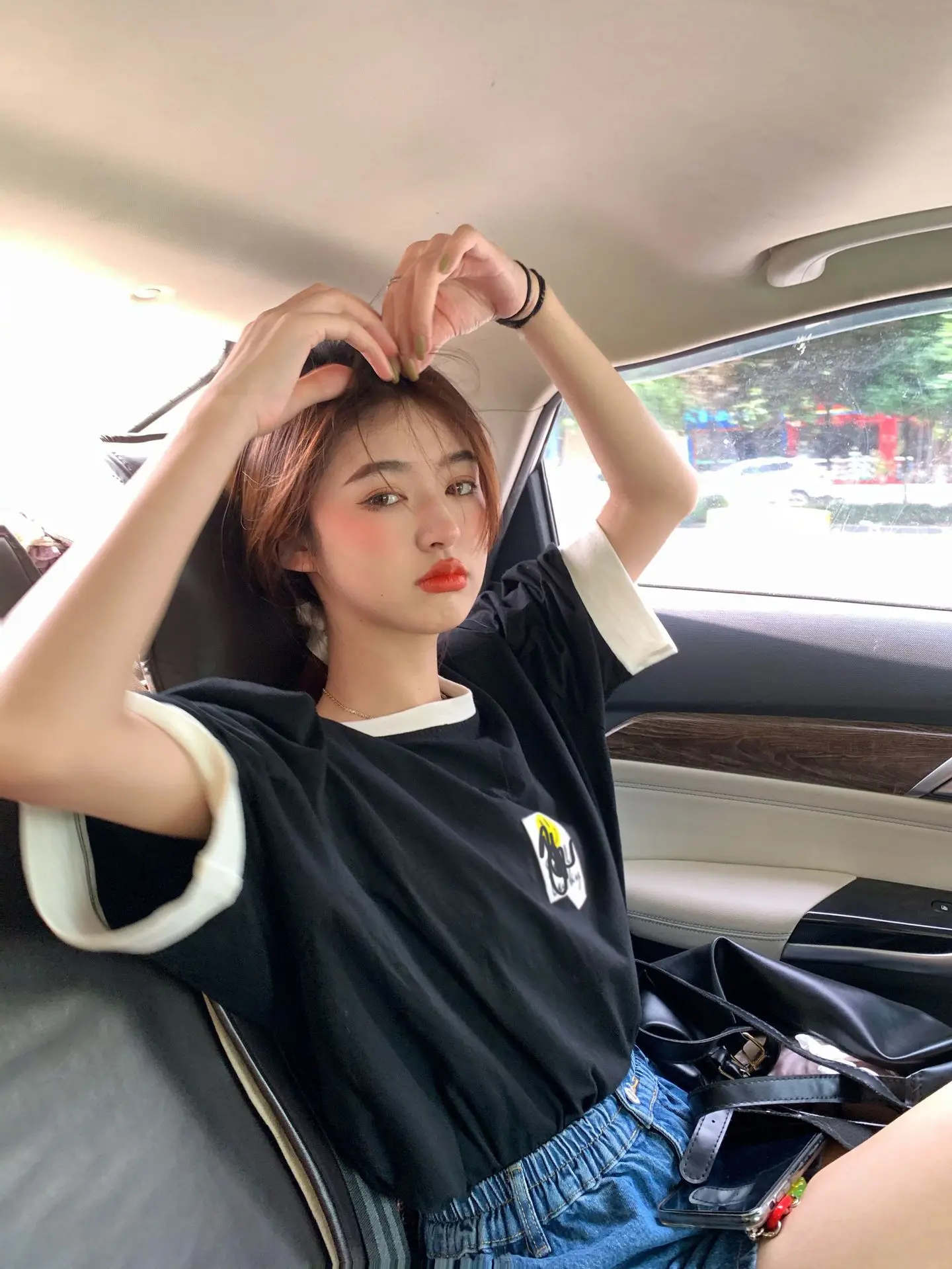 Women's Summer Sweet Design Sense Hit Color Round Neck Smiley Face Pattern Puff Sleeve Short T-shirt Women
Women's Summer Sweet Design Sense Hit Color Round Neck Smiley Face Pattern Puff Sleeve Short T-shirt Women