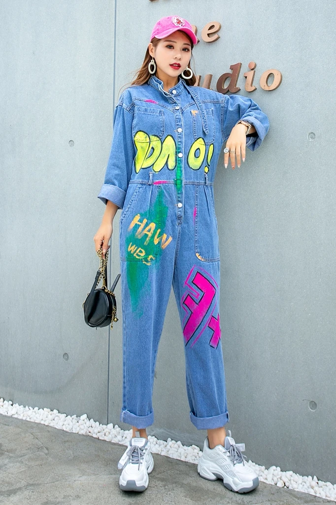Vefadisa Women Denim Jumpsuit 2020 Autumn Women Graffiti Printed Jumpsuits Female Ankle Length Slim Jumpsuits Blue ZQY314B 
Vefadisa Women Denim Jumpsuit 2020 Autumn Women Graffiti Printed Jumpsuits Female Ankle Length Slim Jumpsuits Blue ZQY314B