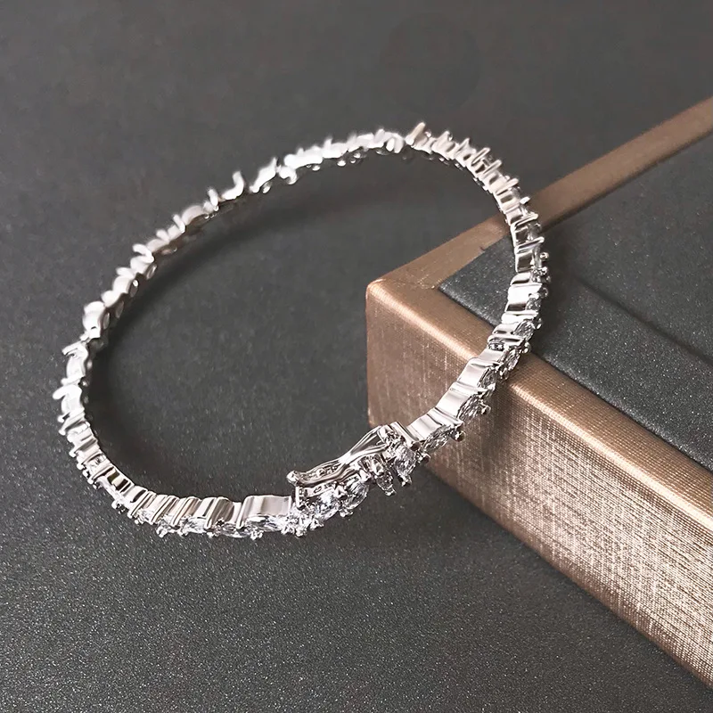 S925 sterling silver holiday sparkle thin circle simple retro high sense bracelet to send Valentine's day gift birthday
S925 sterling silver holiday sparkle thin circle simple retro high sense bracelet to send Valentine's day gift birthday