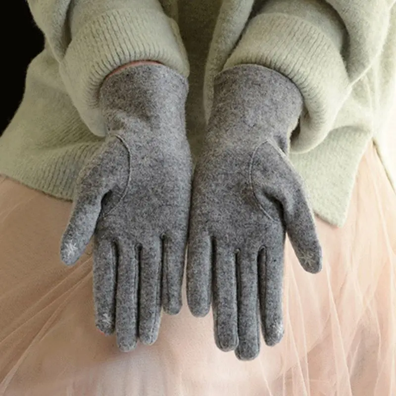 2020 Fashion 1 pair Womens Winter Faux Wool Touch Screen Gloves Embroidery Nail Pattern Warm Mittens
2020 Fashion 1 pair Womens Winter Faux Wool Touch Screen Gloves Embroidery Nail Pattern Warm Mittens