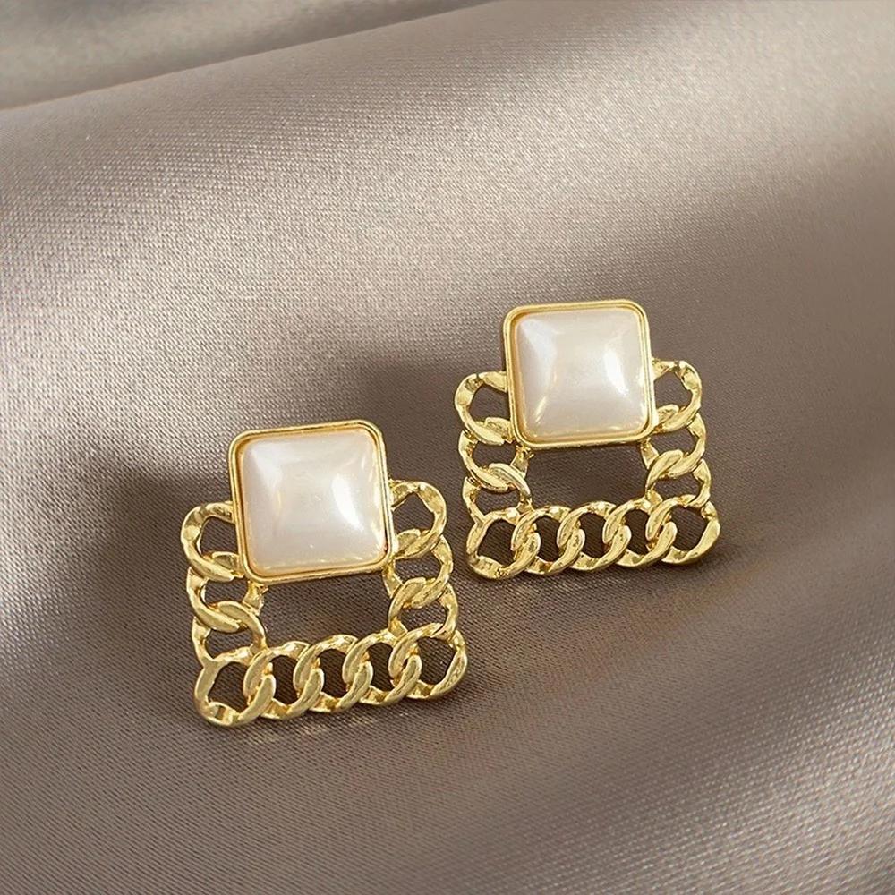 KAROPEL Fashion Women's Geometric Imitation Pearl Stud Earrings Korean Irregular Pearl Flower Heart Pearl Earrings Jewelry Gift
KAROPEL Fashion Women's Geometric Imitation Pearl Stud Earrings Korean Irregular Pearl Flower Heart Pearl Earrings Jewelry Gift