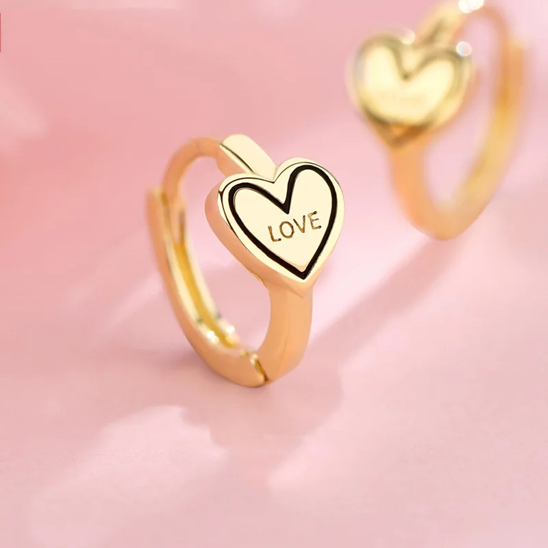 S925 Silver Love-shaped Earrings Female Korean Temperament Earrings Simple Studs with Earrings Jewelry Wholesale
S925 Silver Love-shaped Earrings Female Korean Temperament Earrings Simple Studs with Earrings Jewelry Wholesale