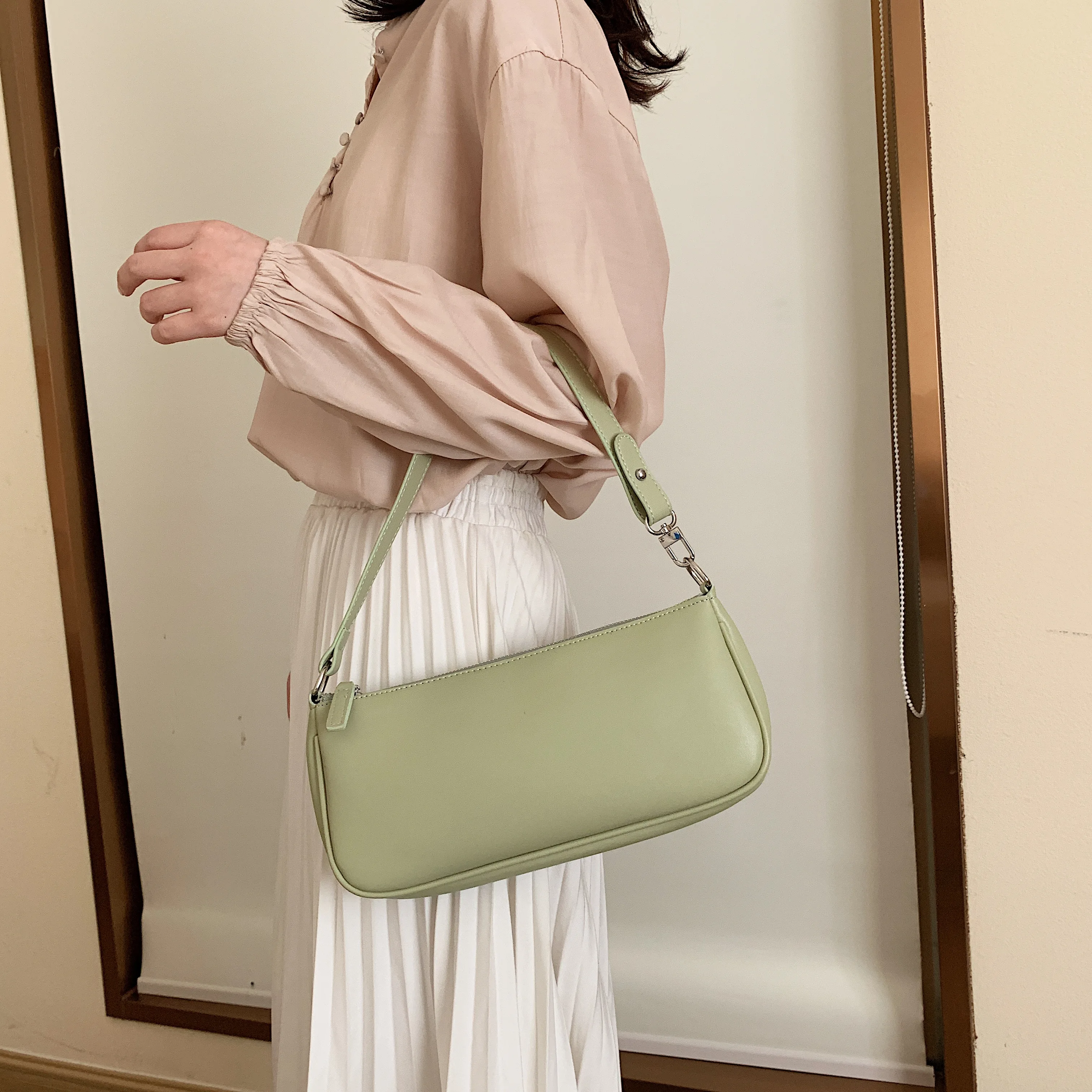 Модная женская сумка карамельных цветов, роскошная сумка-тоут из лакированной кожи, женская сумка через плечо, брендовая дизайнерская женс...
Модная женская сумка карамельных цветов, роскошная сумка-тоут из лакированной кожи, женская сумка через плечо, брендовая дизайнерская женс...