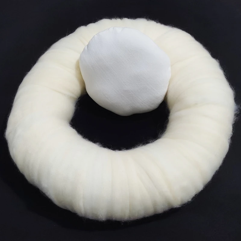 2 Pcs/Set Circle Round Mat Cushion Baby Newborn Photography Pillow Assisst Props 
2 Pcs/Set Circle Round Mat Cushion Baby Newborn Photography Pillow Assisst Props