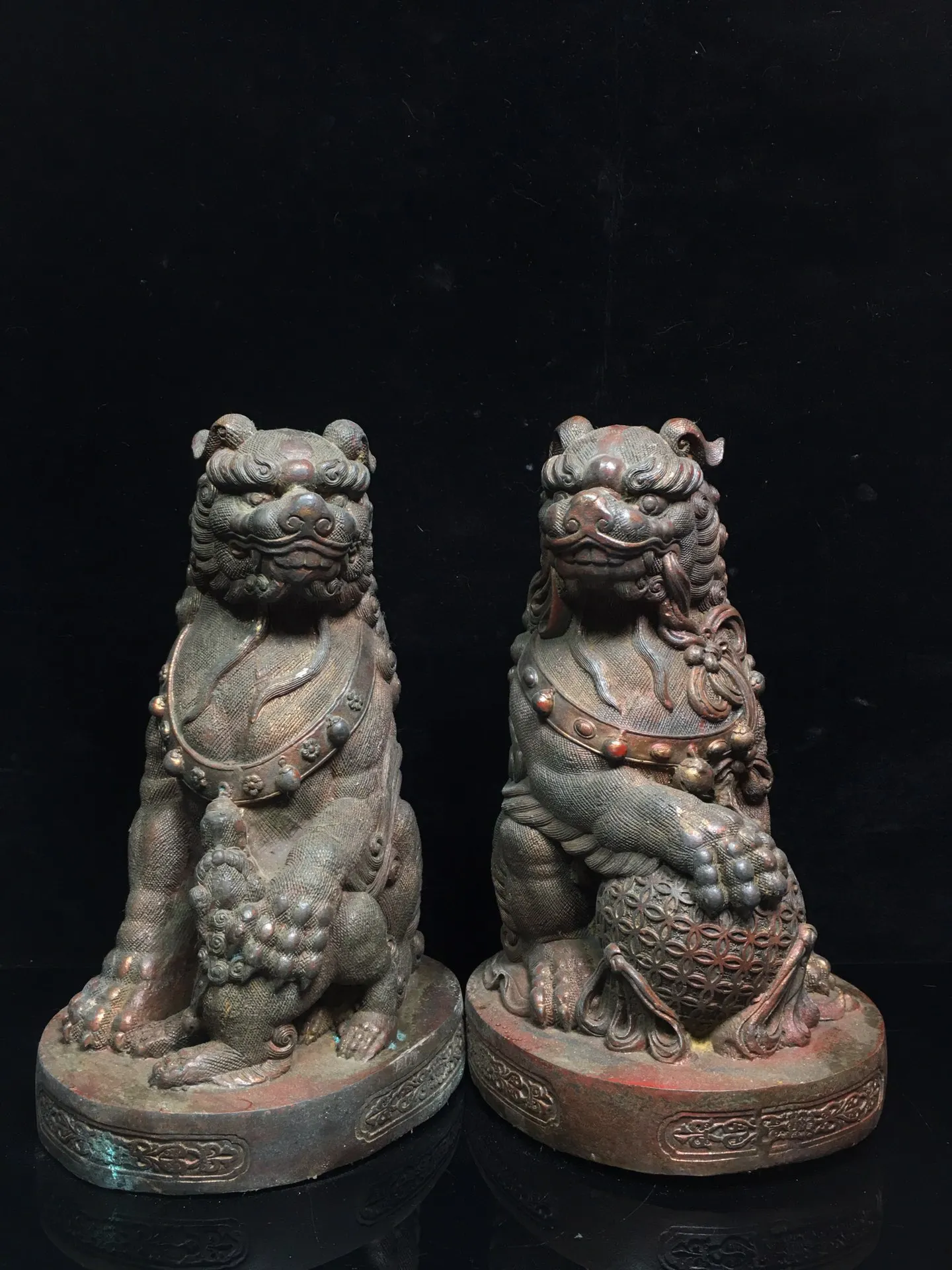 10"Tibet temple Old Bronze Lacquer Cinnabar Lion statue A pair Lion Hydrangea Guard poodle Town House Exorcism
10"Tibet temple Old Bronze Lacquer Cinnabar Lion statue A pair Lion Hydrangea Guard poodle Town House Exorcism