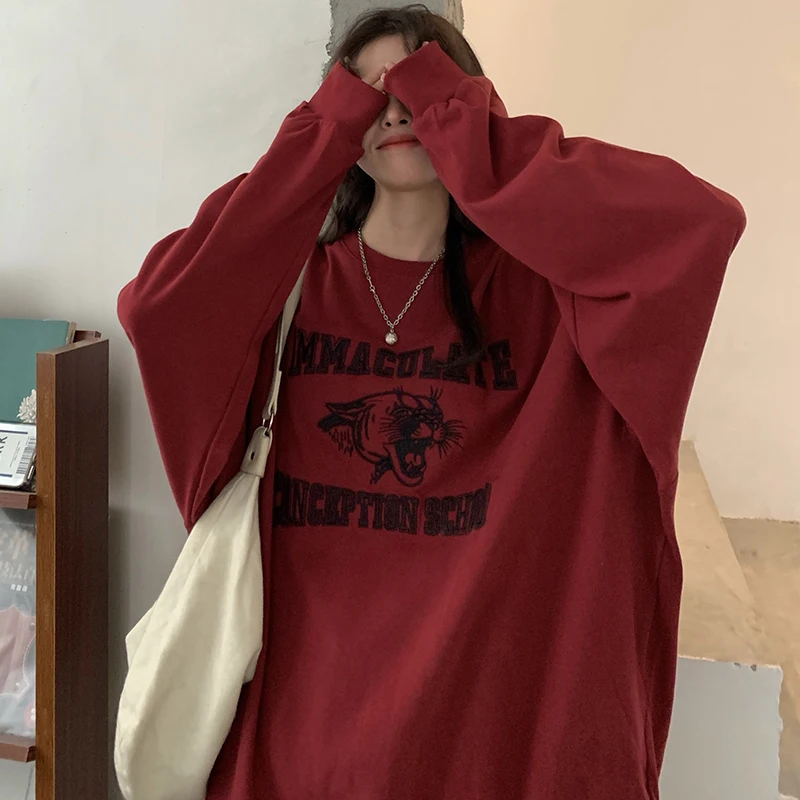 Vintage Graphic High Street Women's O-Neck Sweater Oversized Korean Style Clothes Gothic Aesthetic y2k Pullover Red Sweatshirt
Vintage Graphic High Street Women's O-Neck Sweater Oversized Korean Style Clothes Gothic Aesthetic y2k Pullover Red Sweatshirt