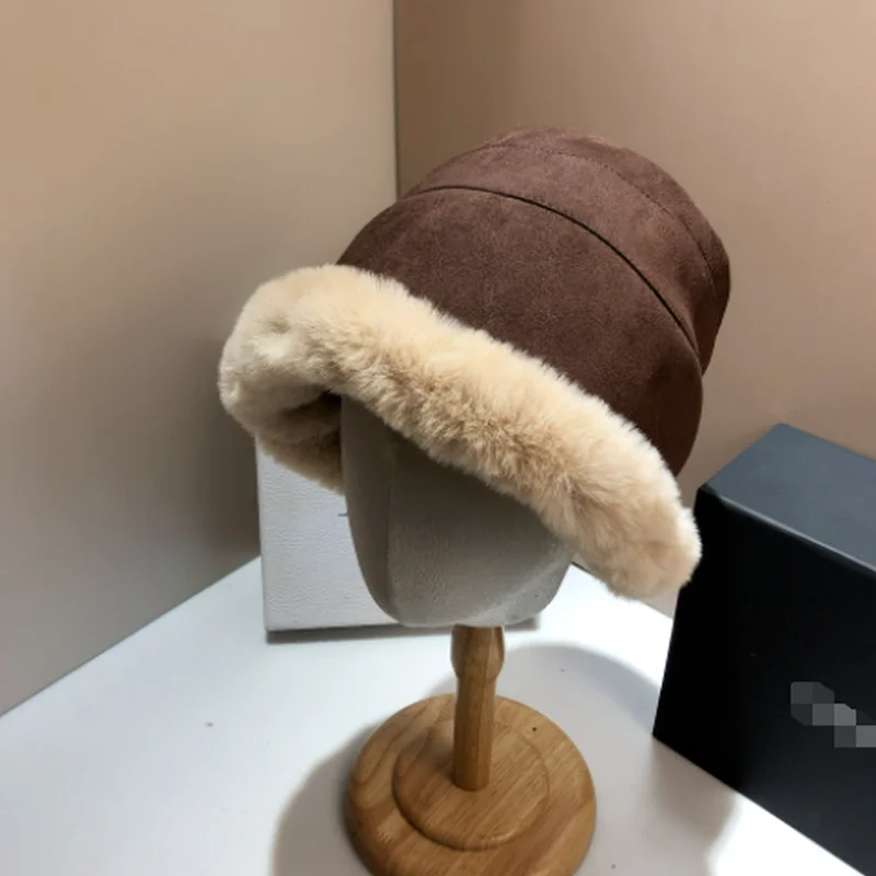 New Bucket Hat Winter Double-Sided Plush Warm Fisherman Hat Women's Fashion Lambswool Bucket Hat
New Bucket Hat Winter Double-Sided Plush Warm Fisherman Hat Women's Fashion Lambswool Bucket Hat