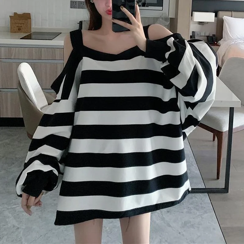 Spring/Summer Sweet Girl Korean Sexy Fashion Gothic Harajuku Street Woman Stripes Top Strapless Sexy Goddess Loose Hoodie Top
Spring/Summer Sweet Girl Korean Sexy Fashion Gothic Harajuku Street Woman Stripes Top Strapless Sexy Goddess Loose Hoodie Top