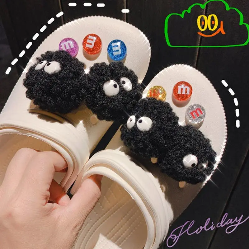 Cute Black Fur Ball DIY Croc Decoration Quality Women Shoes Charms for Croc Fashion All-match Garden Shoe Buckle 2021 Hot Sale
Cute Black Fur Ball DIY Croc Decoration Quality Women Shoes Charms for Croc Fashion All-match Garden Shoe Buckle 2021 Hot Sale