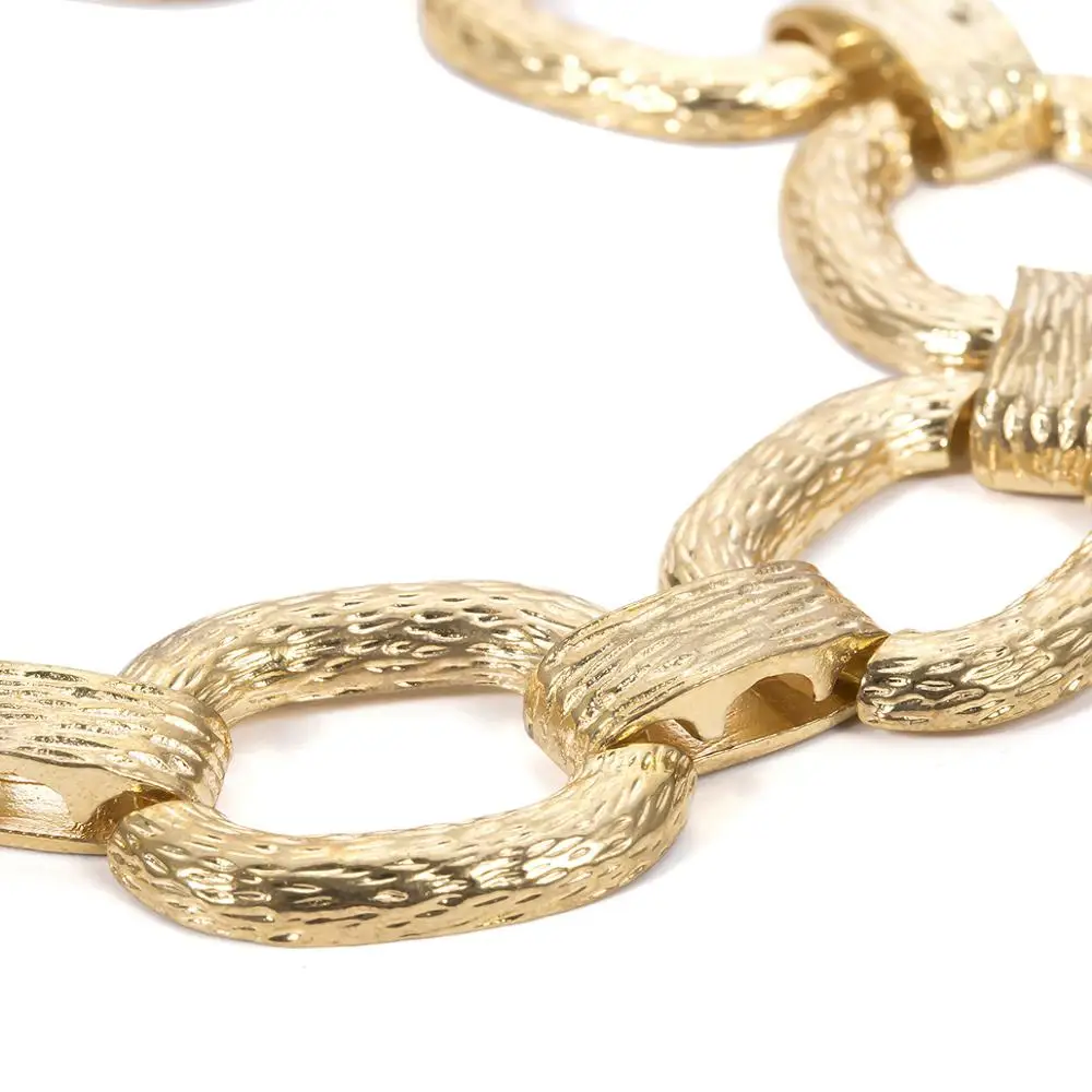 Retro Exaggerated Metal Pendant Clavicle Chain Geometric Brushed Short Necklace Jewelry 
Retro Exaggerated Metal Pendant Clavicle Chain Geometric Brushed Short Necklace Jewelry