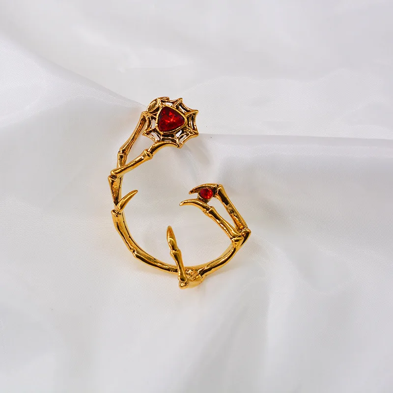 1 piece set of personalized punk earrings black devil claw earrings 2021 customized unique shape design earrings 
1 piece set of personalized punk earrings black devil claw earrings 2021 customized unique shape design earrings