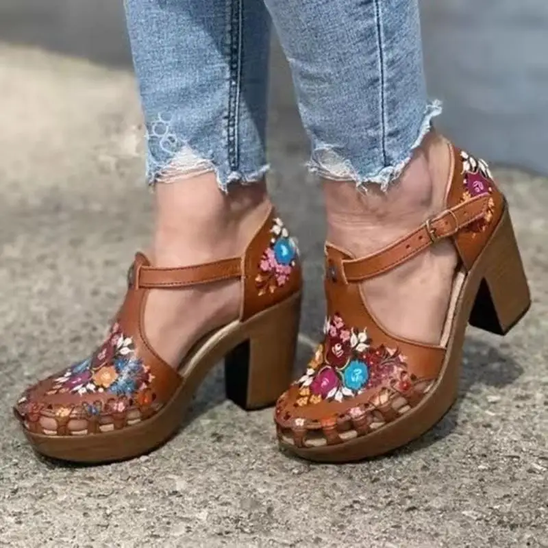 Summer Outdoor Sandals Beach Square Heel Buckle Strap Shoes For Women Casual Sandals Hollow Out Flower Printed Women High heels
Summer Outdoor Sandals Beach Square Heel Buckle Strap Shoes For Women Casual Sandals Hollow Out Flower Printed Women High heels