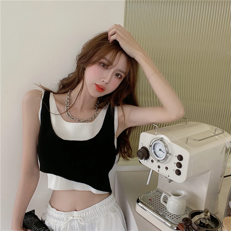 Design Sense Niche False Two-Piece Patchwork Small Sling Women's Summer Outer Wear Short Navel-Exposed Sports Vest Inner Match
Design Sense Niche False Two-Piece Patchwork Small Sling Women's Summer Outer Wear Short Navel-Exposed Sports Vest Inner Match