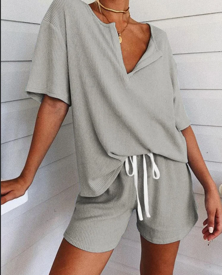 Houthion Women Two Piece Set Letter T Shirts and Shorts Sets Summer Short Sleeve T-shirt + Shorts Suits O-neck Loose Suit
Houthion Women Two Piece Set Letter T Shirts and Shorts Sets Summer Short Sleeve T-shirt + Shorts Suits O-neck Loose Suit