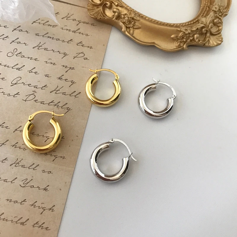 GHIDBK 100% Real 925 Sterling Silver Thick Hoop Earrings for Women Minimalist Geometric Round Huggie Earring Circle Silver Hoops 
GHIDBK 100% Real 925 Sterling Silver Thick Hoop Earrings for Women Minimalist Geometric Round Huggie Earring Circle Silver Hoops