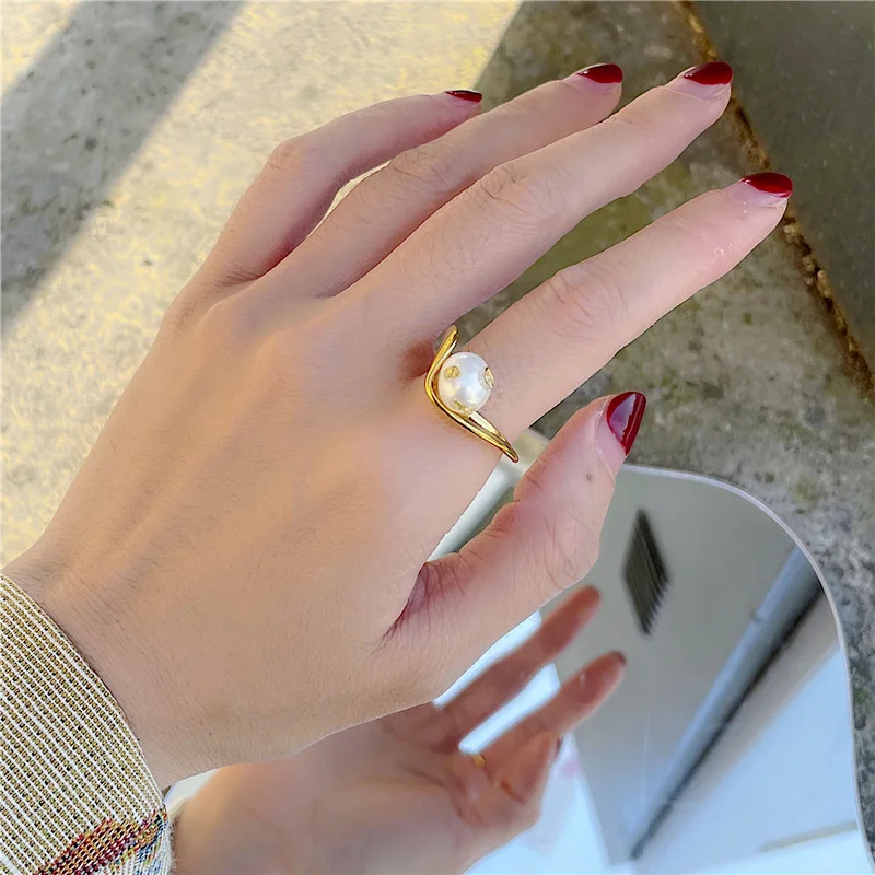 Creative Fashion Metallic Paved Single Pearl Rings For Women Etrendy Personality New Jewelry Elegant Ring Wholesale
Creative Fashion Metallic Paved Single Pearl Rings For Women Etrendy Personality New Jewelry Elegant Ring Wholesale