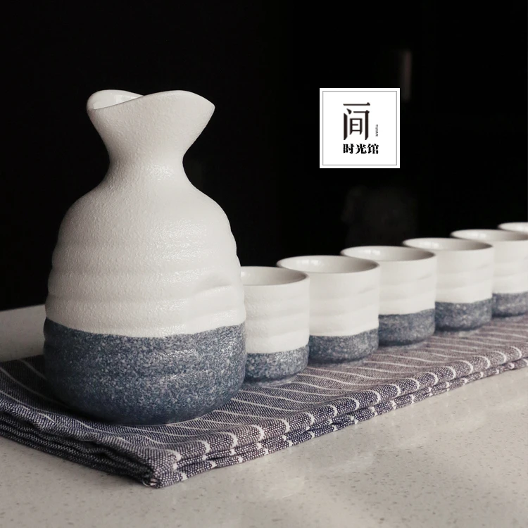 Креативный горшок для саке, стеклянный набор, керамика, японская бутылка для Саке мини-колба, бутылка для вина, жидкость, плоские фляги BG50HF
Креативный горшок для саке, стеклянный набор, керамика, японская бутылка для Саке мини-колба, бутылка для вина, жидкость, плоские фляги BG50HF