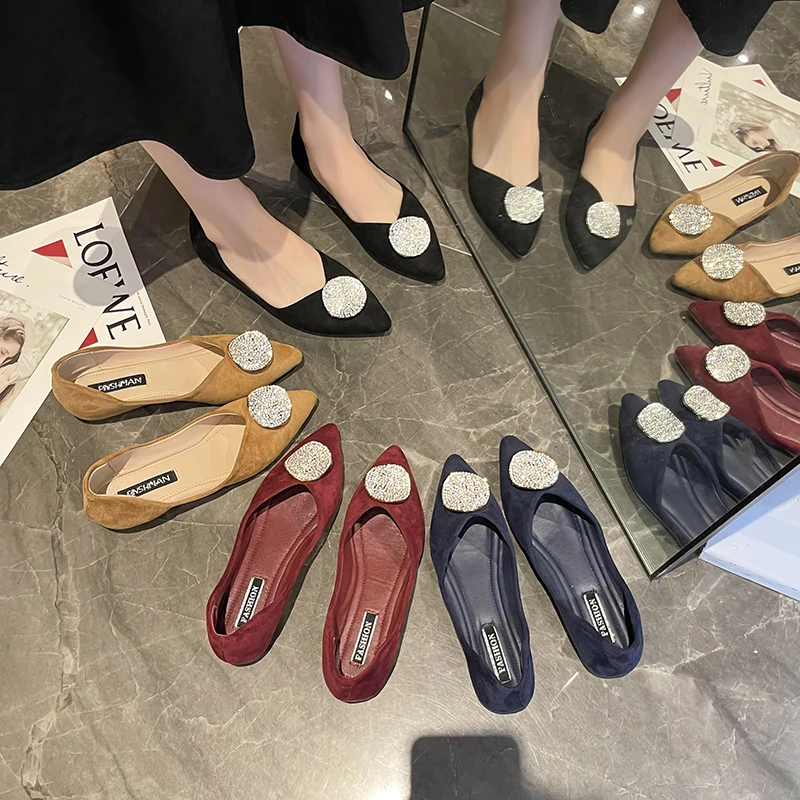 Балетки женские из искусственной кожи с круглым носком, без застежки
Балетки женские из искусственной кожи с круглым носком, без застежки