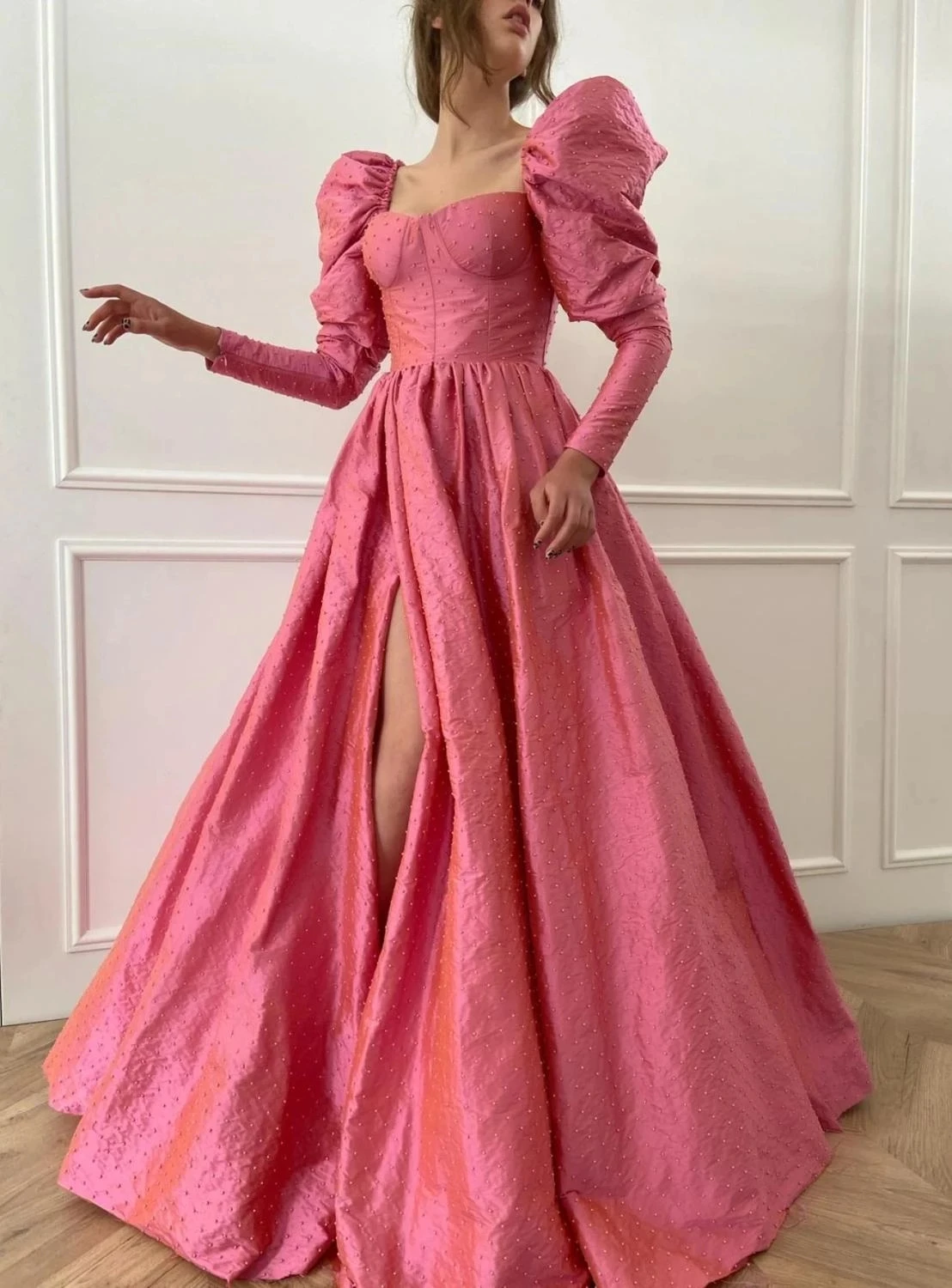 Women's Long Satin Prom Party Dress Sweetheart Puff Full Sleeves Evening Gowns Sexy Slit Beaded Floor Length Female Garment
Women's Long Satin Prom Party Dress Sweetheart Puff Full Sleeves Evening Gowns Sexy Slit Beaded Floor Length Female Garment