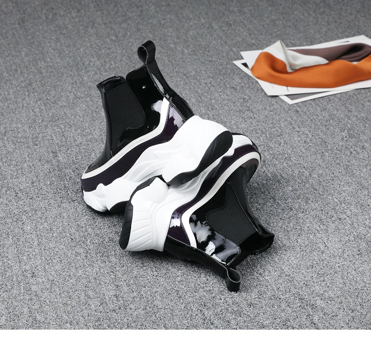 New Real Leather Thick-soled Short Wedge Casual Woman Boots Round Toe Platform Boots Fashion Spring Autumn Shoes 2021 
New Real Leather Thick-soled Short Wedge Casual Woman Boots Round Toe Platform Boots Fashion Spring Autumn Shoes 2021