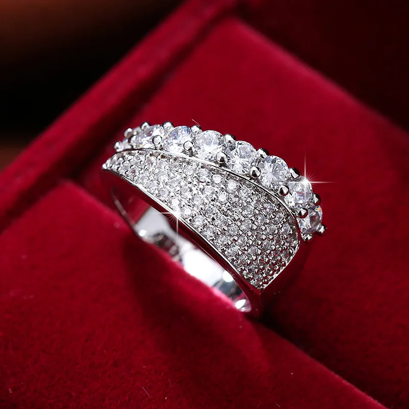 Single Row Round Zircon Full Micro Inlay CZ Irregular Silver Plated Rings Women Rings Fashion Glamour Banquet Engagement Rings
Single Row Round Zircon Full Micro Inlay CZ Irregular Silver Plated Rings Women Rings Fashion Glamour Banquet Engagement Rings