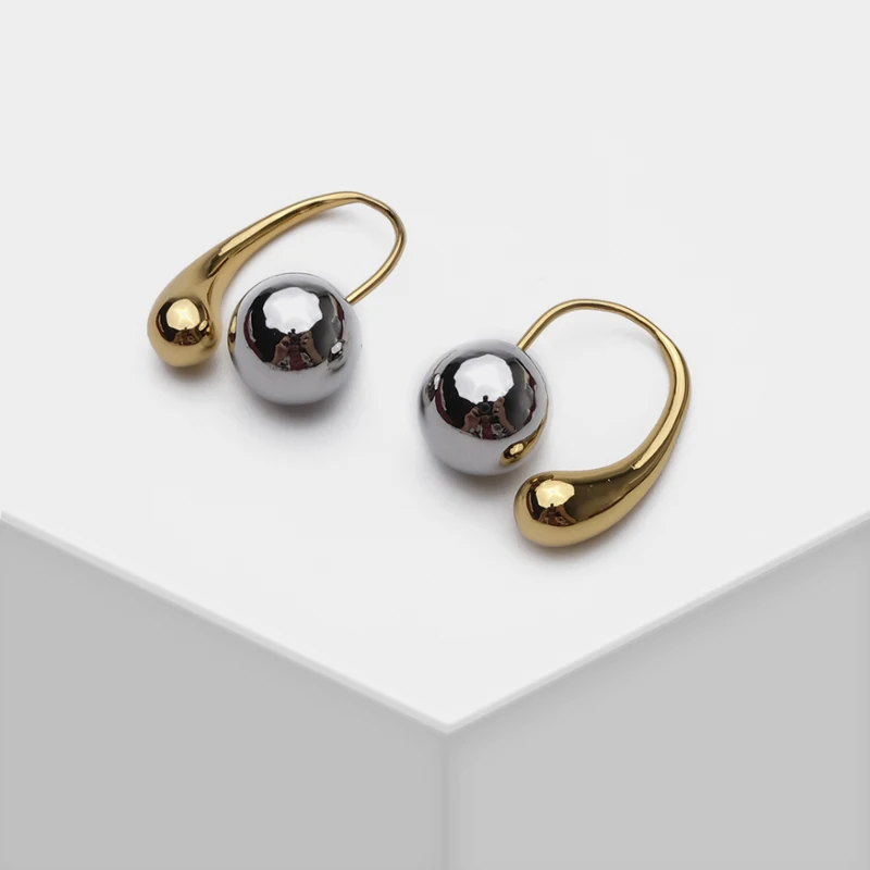 Amorita boutique Trendy Designer gloubule Daily joker pearl stud earrings
Amorita boutique Trendy Designer gloubule Daily joker pearl stud earrings