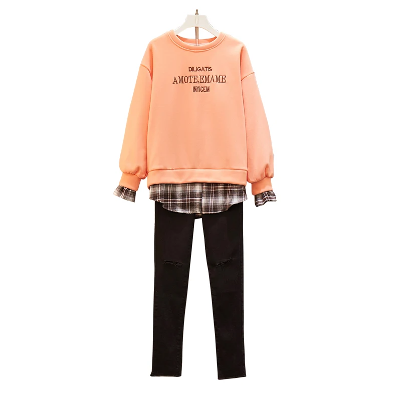 Korean fashion winter hair thickening loose fleece splicing false two hoodies slim denim pants two-piece suit ripped jeans set
Korean fashion winter hair thickening loose fleece splicing false two hoodies slim denim pants two-piece suit ripped jeans set