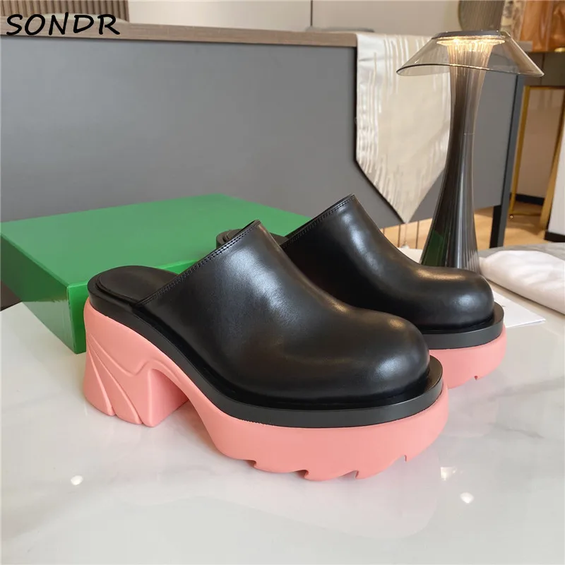 2021 New Women Leather Thick Sole Slippers Ladies High Heels Platform Mules Fashion Designer Chunky Heels Round Toe Shoes Woman
2021 New Women Leather Thick Sole Slippers Ladies High Heels Platform Mules Fashion Designer Chunky Heels Round Toe Shoes Woman