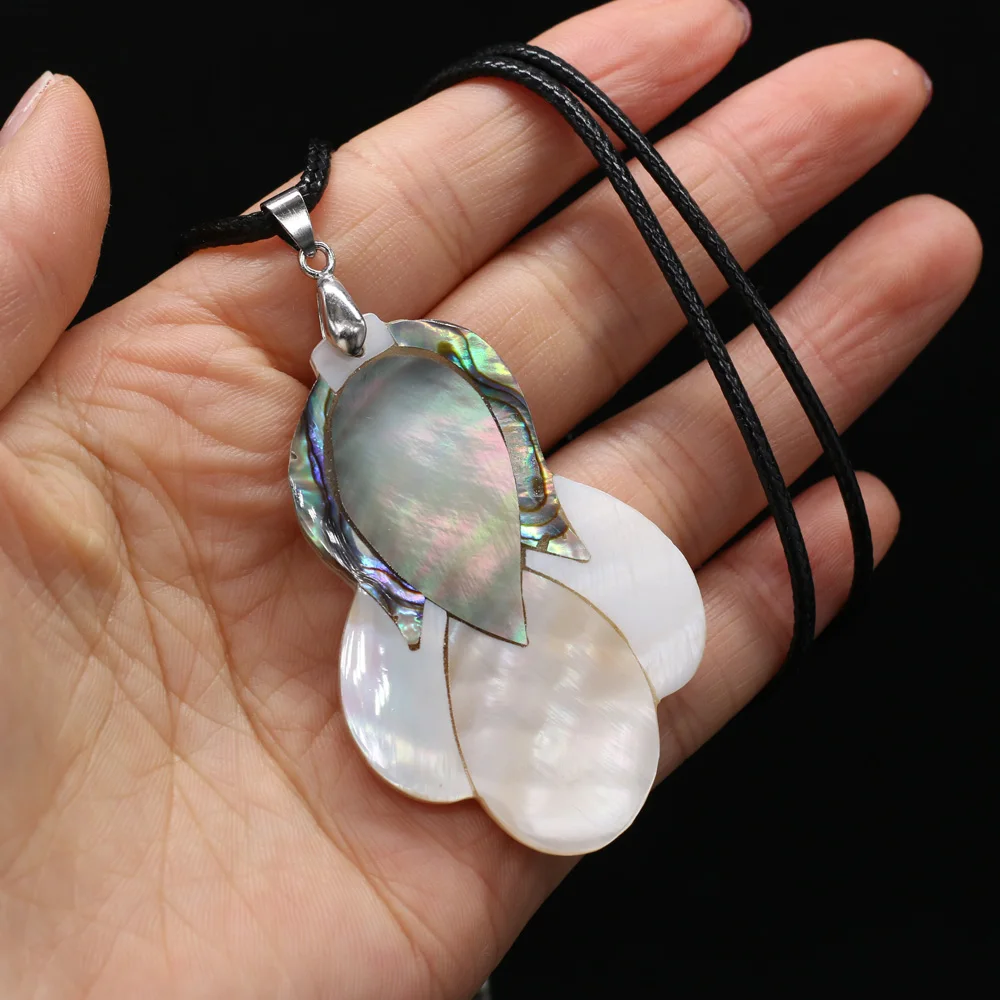 Natural Shell Necklace With Exquisite Flower-Shaped Pendant Leather Cord 2MM Charms For Elegant Women Love Romantic Gift
Natural Shell Necklace With Exquisite Flower-Shaped Pendant Leather Cord 2MM Charms For Elegant Women Love Romantic Gift