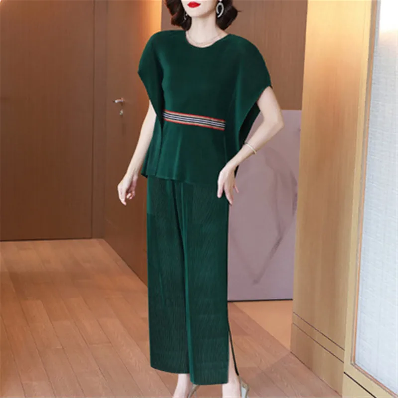 Net red Miyake fold suit spring 2021 new female loose large size fat mm covering belly casual fashion two-piece women's clothing
Net red Miyake fold suit spring 2021 new female loose large size fat mm covering belly casual fashion two-piece women's clothing