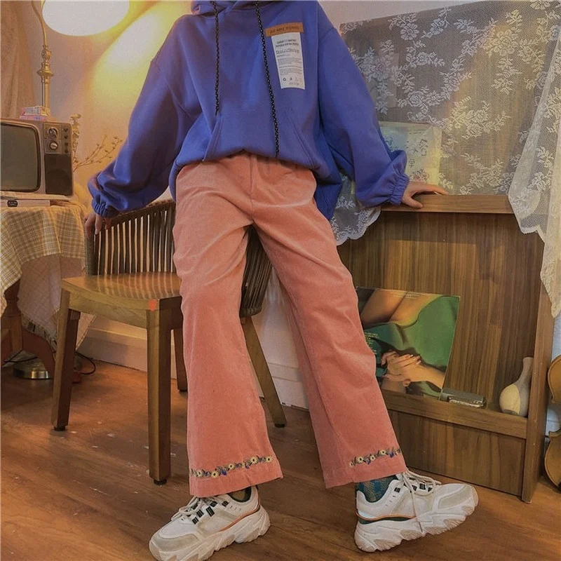 Corduroy Pants Women Winter 2021 Vintage Korean Fashion Wide Leg Pant High Waist Embroidery Plus Velvet Baggy Warm Trousers
Corduroy Pants Women Winter 2021 Vintage Korean Fashion Wide Leg Pant High Waist Embroidery Plus Velvet Baggy Warm Trousers