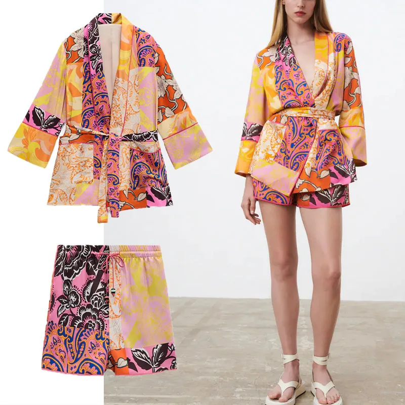 ZA 2021 PINK Fluid Print Women Shorts High Waist Adjustable Elastic Drawstring Waist Shorts Beading Applique Vintage Short Pant
ZA 2021 PINK Fluid Print Women Shorts High Waist Adjustable Elastic Drawstring Waist Shorts Beading Applique Vintage Short Pant