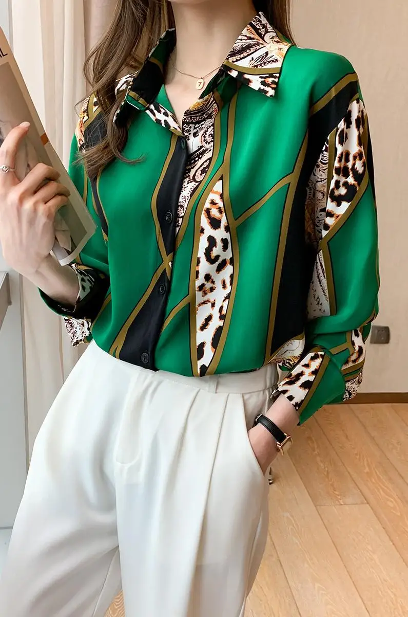 2021 autumn new western style all-match color printing leopard print long-sleeved chiffon shirt blouse
2021 autumn new western style all-match color printing leopard print long-sleeved chiffon shirt blouse