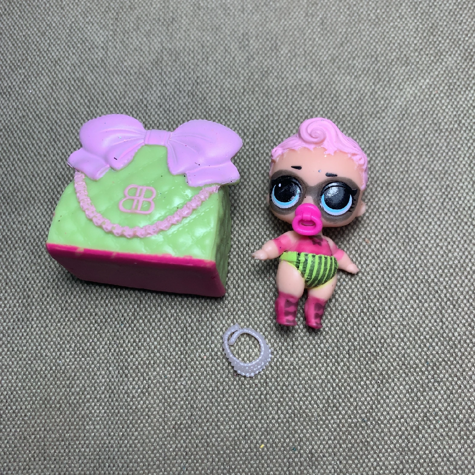 LOL doll Surprise Original clothes glasses bottle shoes Accessorries lol accessories on sale Original LOL dolls collection
LOL doll Surprise Original clothes glasses bottle shoes Accessorries lol accessories on sale Original LOL dolls collection