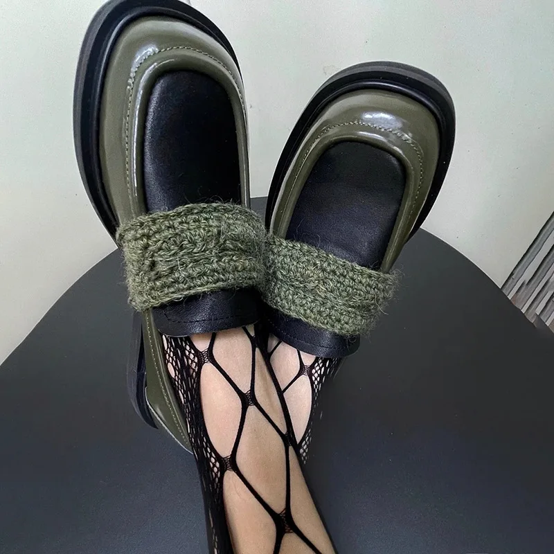 Retro Contrast Plaid Women's Loafers Fashion Ladies Autumn Flat Low Heels Designer High-quality Leather Slip-on Shoes
Retro Contrast Plaid Women's Loafers Fashion Ladies Autumn Flat Low Heels Designer High-quality Leather Slip-on Shoes