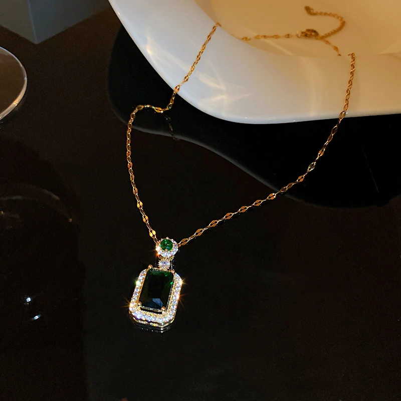 New Fashion 14K Real Gold Geometric Square Green Crystal Chain Pendant Necklace for Women Girl AAA Zirconia Jewelry Ins Hot Gift
New Fashion 14K Real Gold Geometric Square Green Crystal Chain Pendant Necklace for Women Girl AAA Zirconia Jewelry Ins Hot Gift