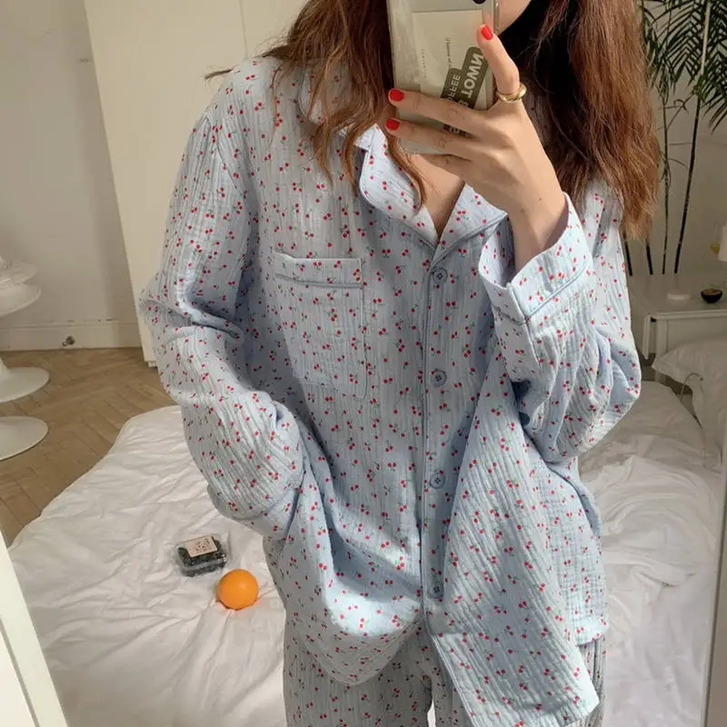 Sweet Lovely Cherry Printed Loose Pajamas Women Autumn Winter 2020 Home Wear Pure Cotton Fashion Long Sleeve Suit
Sweet Lovely Cherry Printed Loose Pajamas Women Autumn Winter 2020 Home Wear Pure Cotton Fashion Long Sleeve Suit