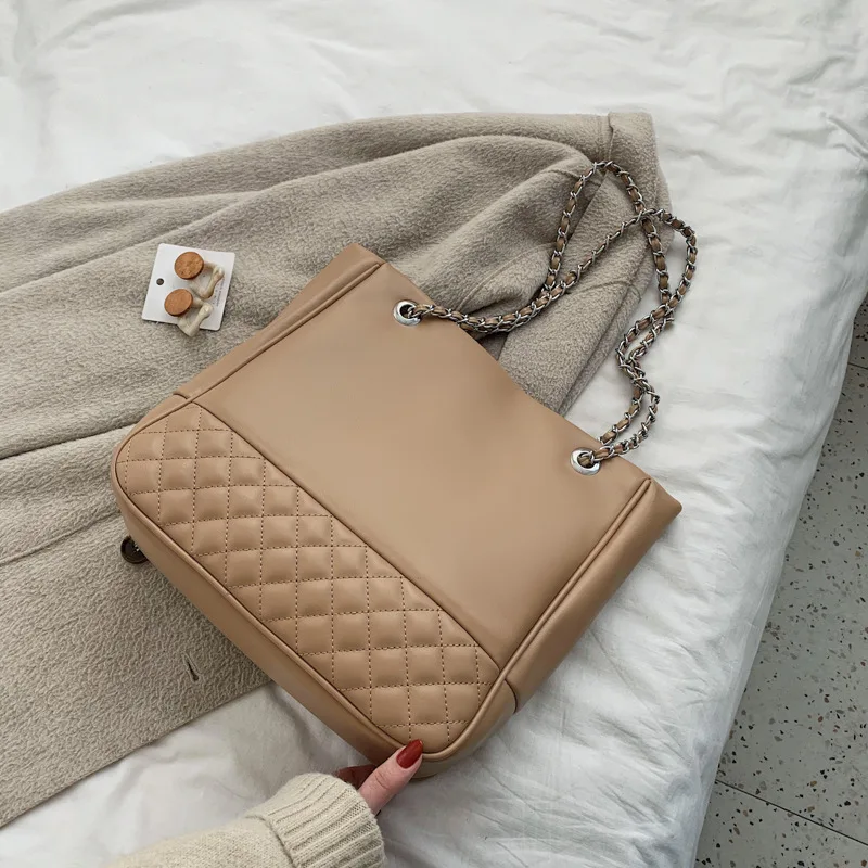 Diamond pattern Women Shoulder Bag Large capacity Stitching PU Leather female handbag chain totes Travel ladies hand bag bolsa
Diamond pattern Women Shoulder Bag Large capacity Stitching PU Leather female handbag chain totes Travel ladies hand bag bolsa