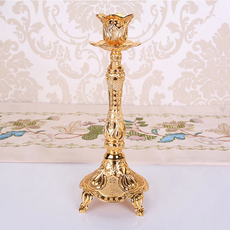 New Decorations Candlelight Dinner Props Metal Wedding Candle Holder Candlestick Exquisite Fine Workmanship Hot Selling
New Decorations Candlelight Dinner Props Metal Wedding Candle Holder Candlestick Exquisite Fine Workmanship Hot Selling