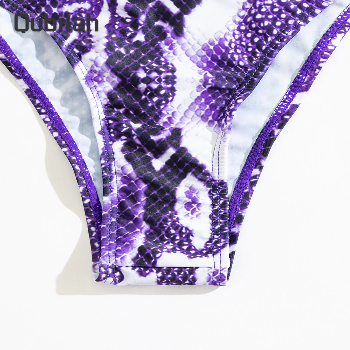 2021 Sexy Two Piece Swimsuit Women Push Up Swimwear Snake Print Bikini Swimming Suit for Women High Waist Biquini Bathing Suit 
2021 Sexy Two Piece Swimsuit Women Push Up Swimwear Snake Print Bikini Swimming Suit for Women High Waist Biquini Bathing Suit