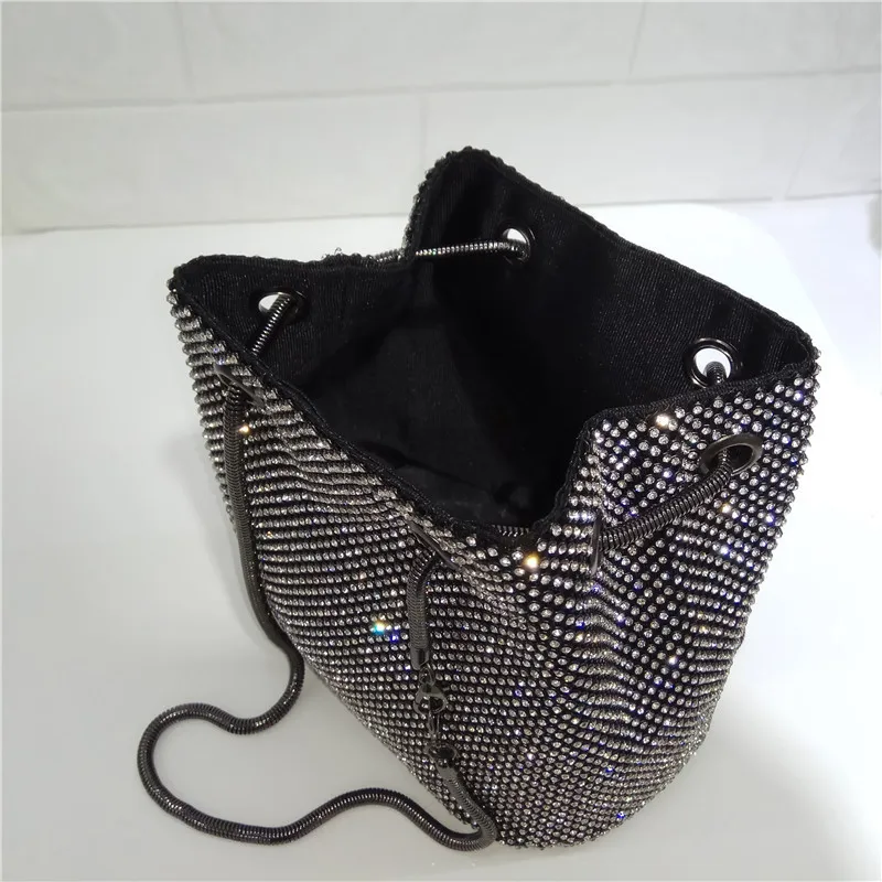 Fashion Diamond Women Mini Chain Shoulder Purses And Handbags Crystal Clutch Evening Bucket Bags Rhinestone Party Crossbody Bag
Fashion Diamond Women Mini Chain Shoulder Purses And Handbags Crystal Clutch Evening Bucket Bags Rhinestone Party Crossbody Bag