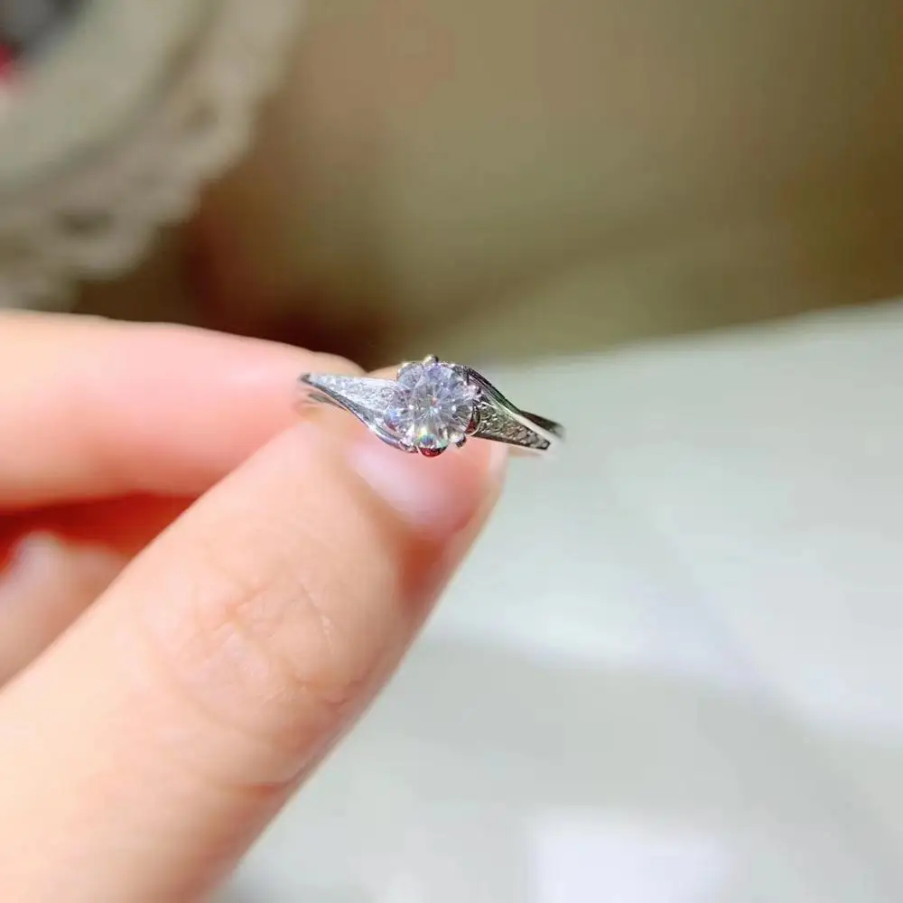 Kkmall Store Round Silver Moissanite Ring 0.50ct D VVS Luxury Moissanite Weding Ring for Women 
Kkmall Store Round Silver Moissanite Ring 0.50ct D VVS Luxury Moissanite Weding Ring for Women