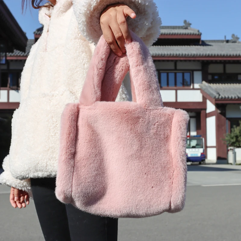 Faux Fur Candy Color Female Furry Shoulder Bag Small Tote Purse Luxury Design Women Plush Handbags Elegant Ladies Underarm Bags
Faux Fur Candy Color Female Furry Shoulder Bag Small Tote Purse Luxury Design Women Plush Handbags Elegant Ladies Underarm Bags