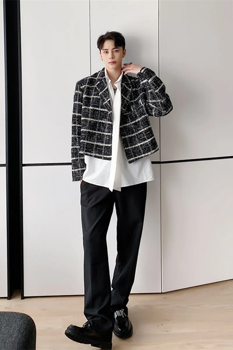 Male Japan Korea Streetwear Suit Coat Overcoat Men Vintage Casual Short Design Suit Blazers Jacket Stage Clothing
Male Japan Korea Streetwear Suit Coat Overcoat Men Vintage Casual Short Design Suit Blazers Jacket Stage Clothing