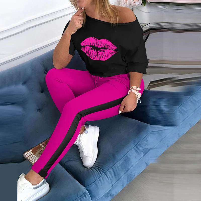 European casual lip print women's sports suit summer 2020 fashion o-neck short sleeve T-shirt and trousers two piece set
European casual lip print women's sports suit summer 2020 fashion o-neck short sleeve T-shirt and trousers two piece set