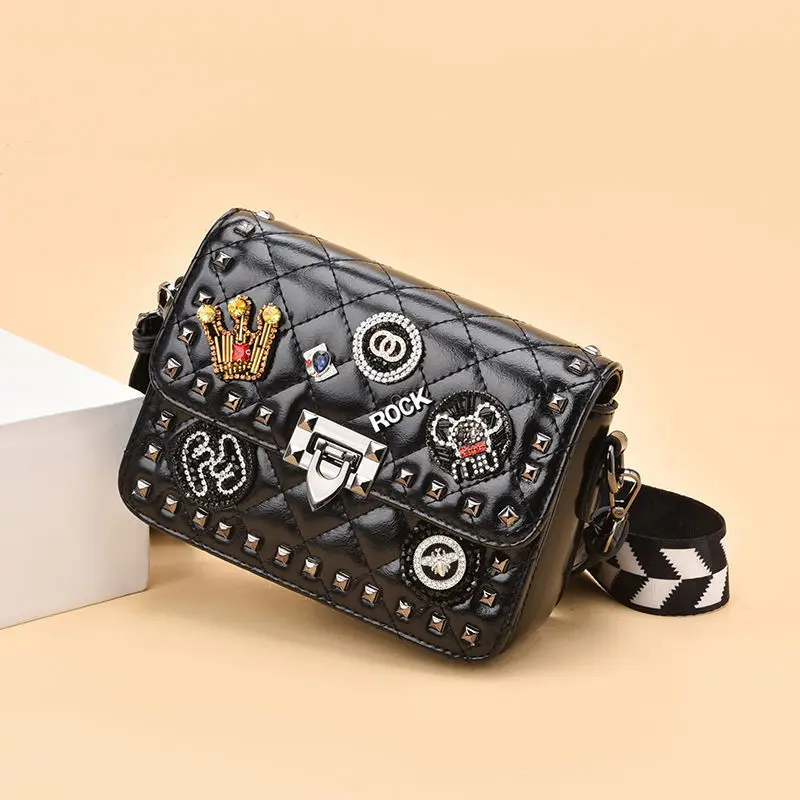 New Disney Woman Shoulder Bag Mickey Cartoon Print PU Zipper Messenger Bag High Quality Fashion Handbag 2021 Female Bag Trend 
New Disney Woman Shoulder Bag Mickey Cartoon Print PU Zipper Messenger Bag High Quality Fashion Handbag 2021 Female Bag Trend