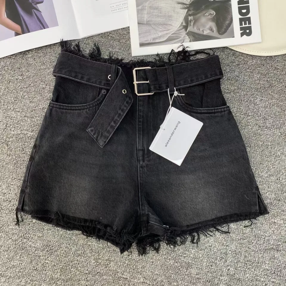 WANG 2021 Summer New Style AW Waist Wide Loose High Waist Wide Leg Denim Shorts Women
WANG 2021 Summer New Style AW Waist Wide Loose High Waist Wide Leg Denim Shorts Women