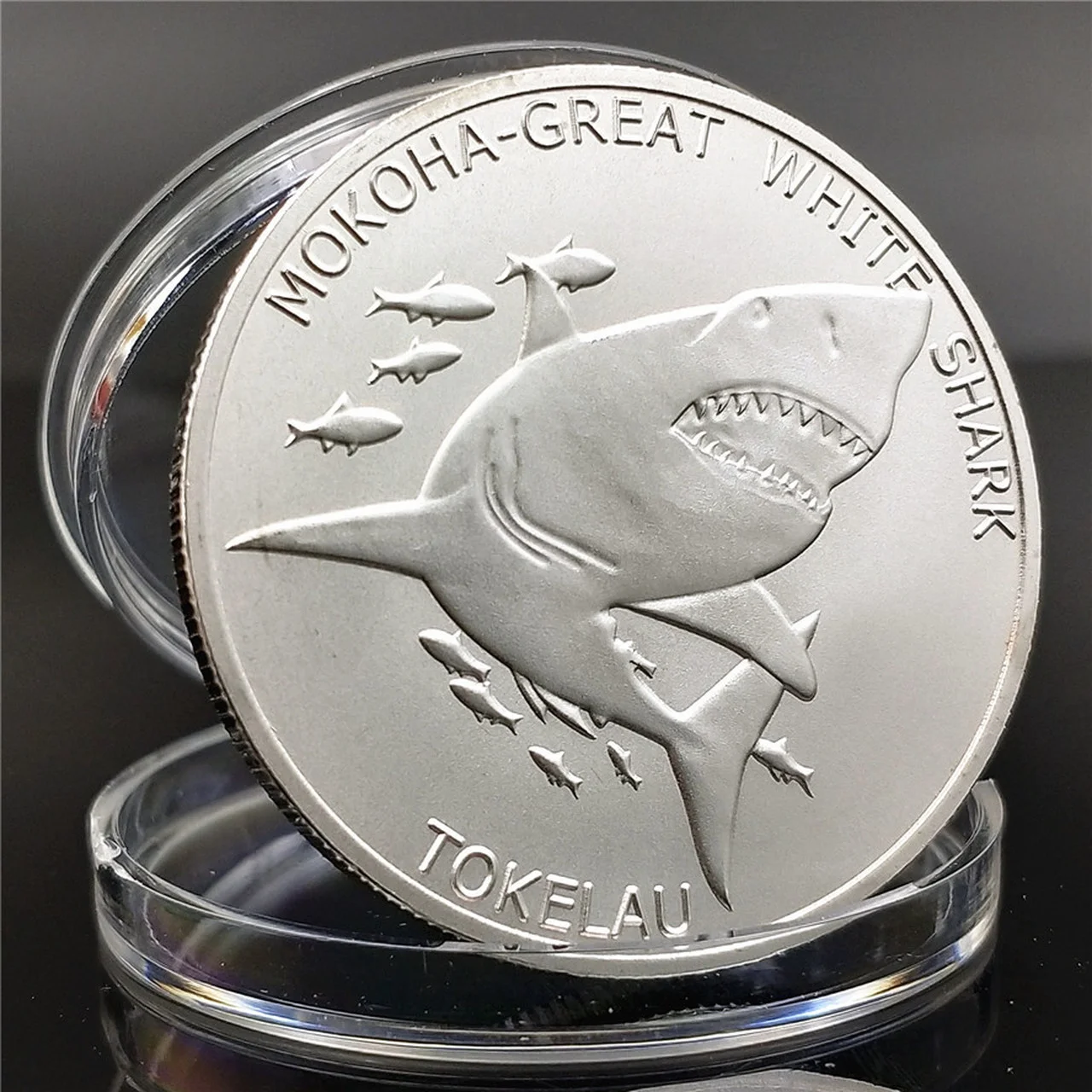 Spot Animal Coin Shark Commemorative Coin Commemorative Medal Silver Coin British Queen's Head Crafts Collectibles
Spot Animal Coin Shark Commemorative Coin Commemorative Medal Silver Coin British Queen's Head Crafts Collectibles