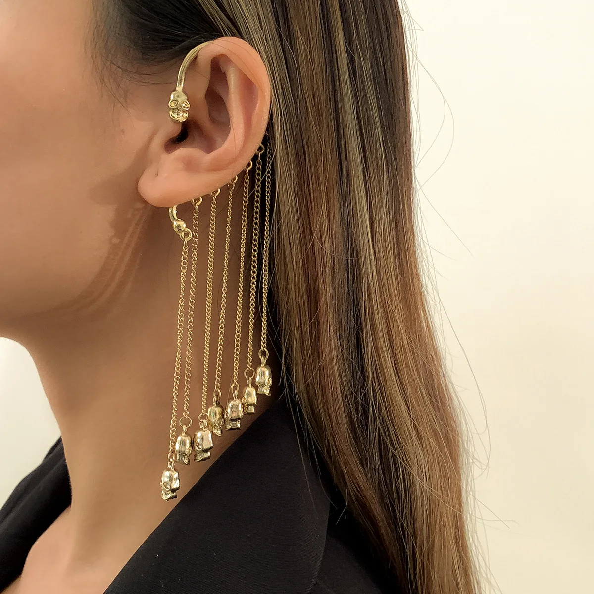 Personality Tassel Chain Skull Earrings Fashion Geometric Metal Ear Bone Clip Earrings Female European and American Jewelry
Personality Tassel Chain Skull Earrings Fashion Geometric Metal Ear Bone Clip Earrings Female European and American Jewelry